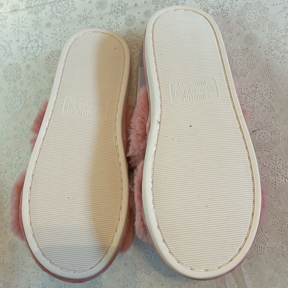 NWT Parlovable slippers - Picture 7 of 10